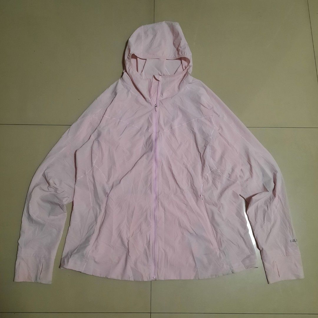 Lululemon Mist Over Windbreaker (Category: Activewear) located in Cebu City. Submitted by archivalia.me (Listing ID 1466500530, Image 1). Description: Lululemon Mist Over Windbreaker Packable Best fits Medium Width 24 Length 28 Good as New No Issue Price dm + sf Loc: Cebu City.