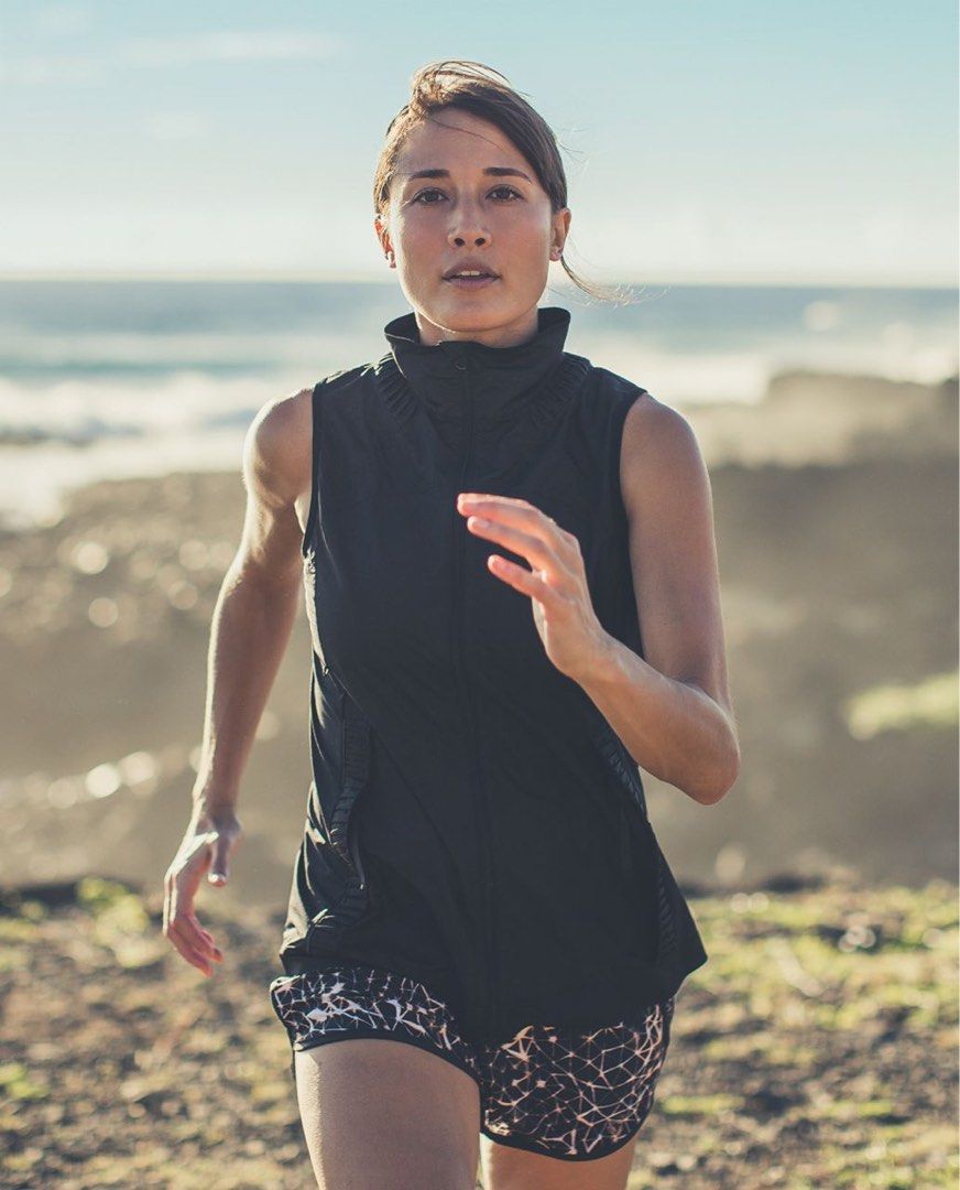 Lululemon The Best Vest Jacket Black (Category: Activewear) located in Cabuyao City. Submitted by jeirussamson897 (Listing ID 1466350313, Image 2). Description: Lululemon The Best Vest Jacket Black dot 8 minimal issue on hood part jacket convertible to vest perfect on running and hiking 9/10 499+sf .