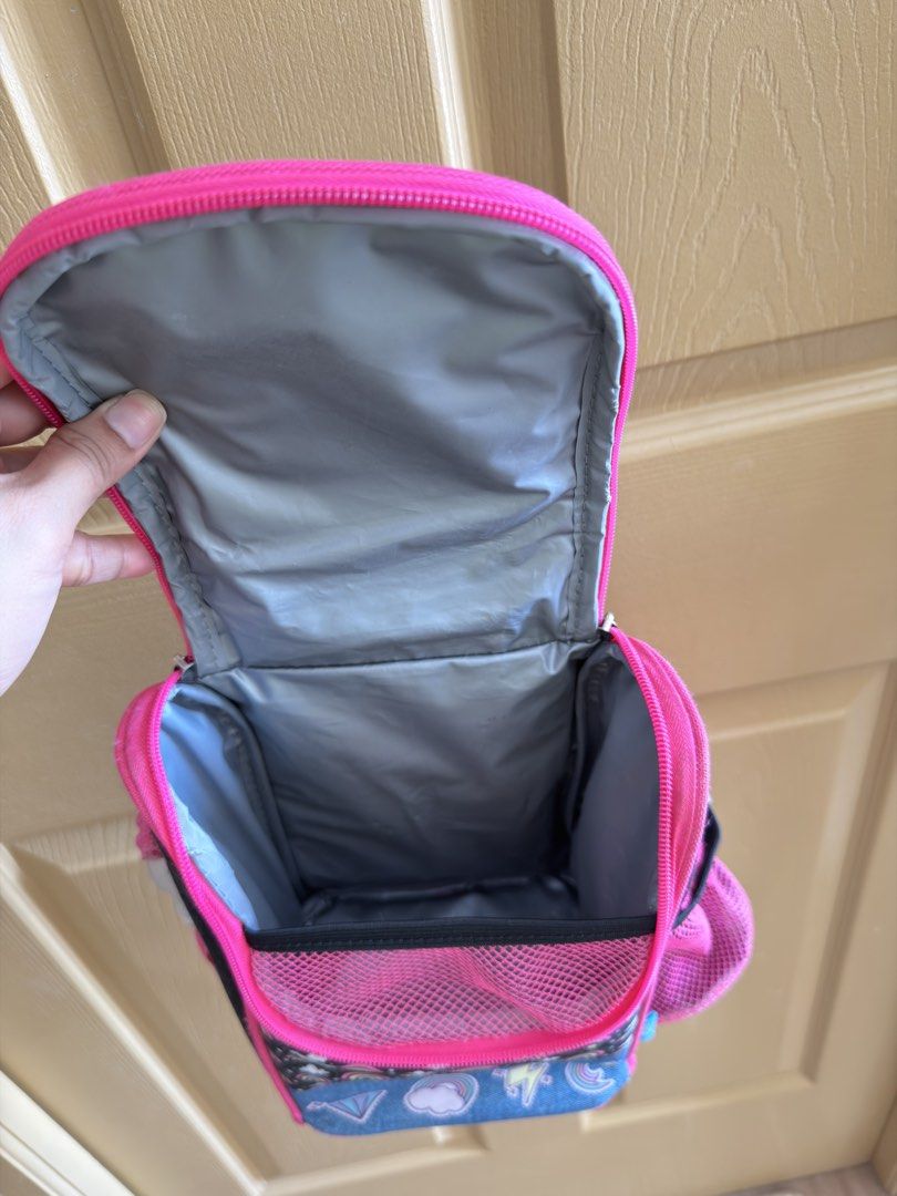 LUNCH BAG for KIDS (Category: Announcements) located in Paranaque City. Submitted by kristin_llena (Listing ID 1466389755, Image 3). Description: Preloved ni LO ❤️ No issue. ₱450.