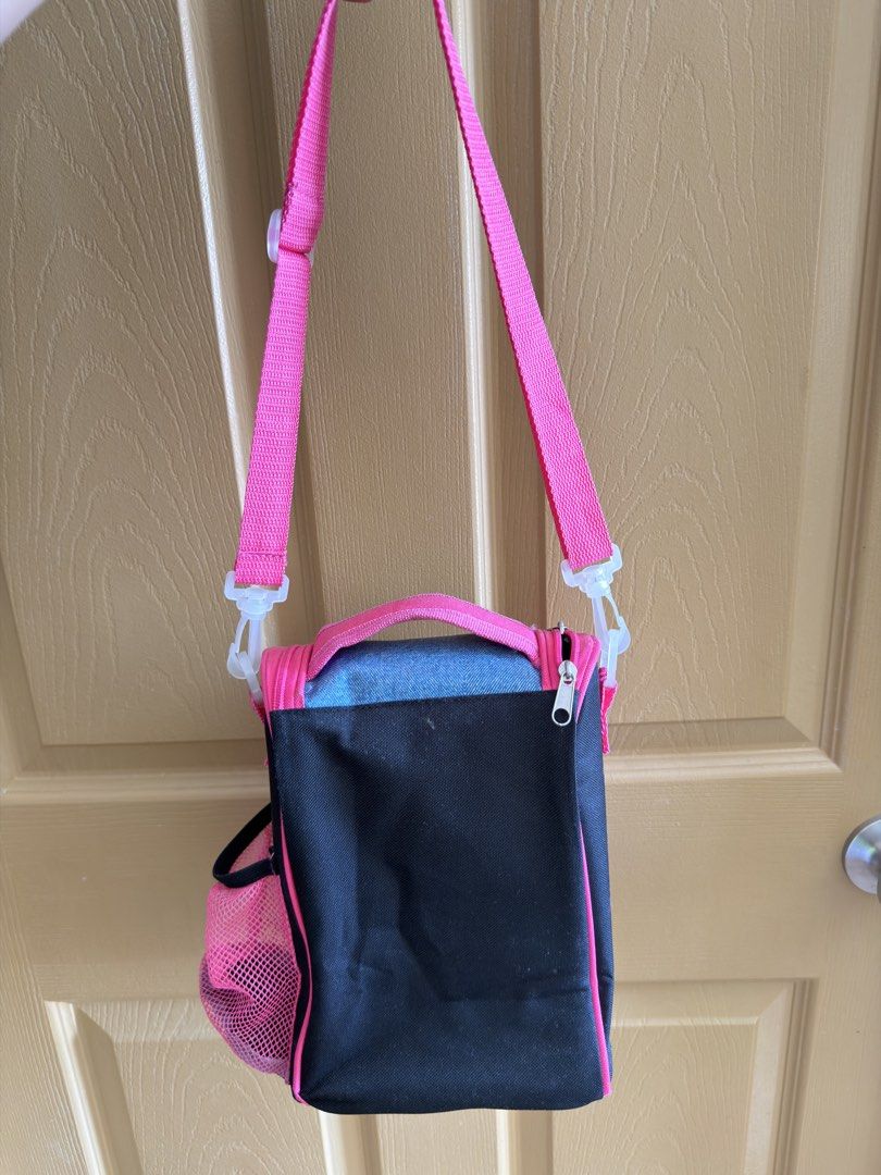 LUNCH BAG for KIDS (Category: Announcements) located in Paranaque City. Submitted by kristin_llena (Listing ID 1466389755, Image 2). Description: Preloved ni LO ❤️ No issue. ₱450.