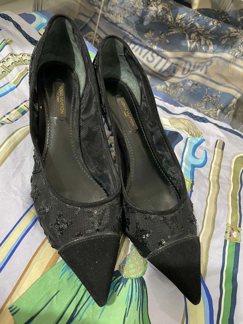 LV Monogram Sequin Mesh Gala Pumps (Category: Sneakers & Footwear) located in Cavite. Submitted by lysagaoinit (Listing ID 1466359938, Image 1). Description: -100% Authentic with Legit Grails Certificate of Authenticity -Size 38, Black -Perfect for formal ocassions -Brand New Price 73,000 -With Generic Dust Bag -Payment via Gcash/Maya/Bank Transfer Only -Delivery via Lalamove (to be shouldered by customer) or J&T ( free delivery) -Location: Cavit