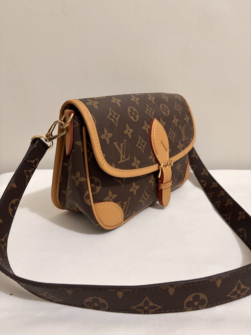 LV shoulder bag (Category: Shoulder Bags) located in Angeles City. Submitted by kimkim_06_614 (Listing ID 1466403774, Image 2). Description: .