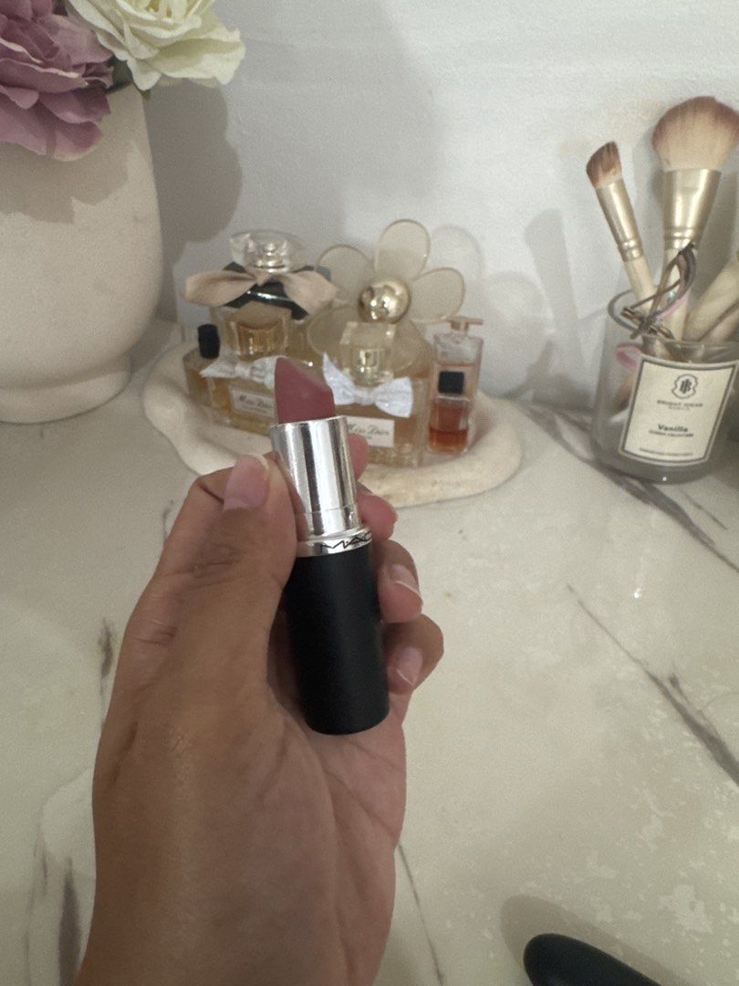 Mac lipstick in velvet teddy (Category: Makeup) located in Marikina City. Submitted by nettenette26 (Listing ID 1466418237, Image 1). Description: Swatch with box.