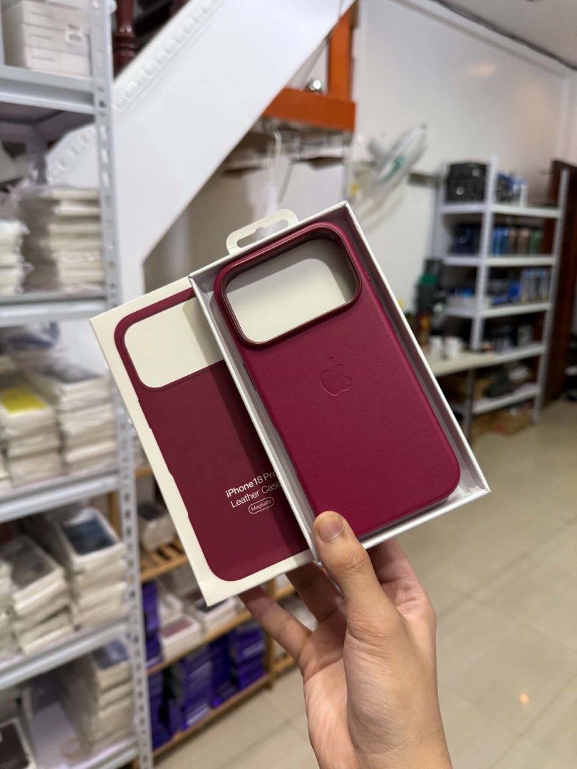 Magsafe Leather Case for iPhone 18 Pro (Category: Cases & Sleeves) located in Manila. Submitted by ceeyashop (Listing ID 1466465393, Image 1). Description: Pm me, Available on hand Lalamove,Grab,J&T COD will do!.