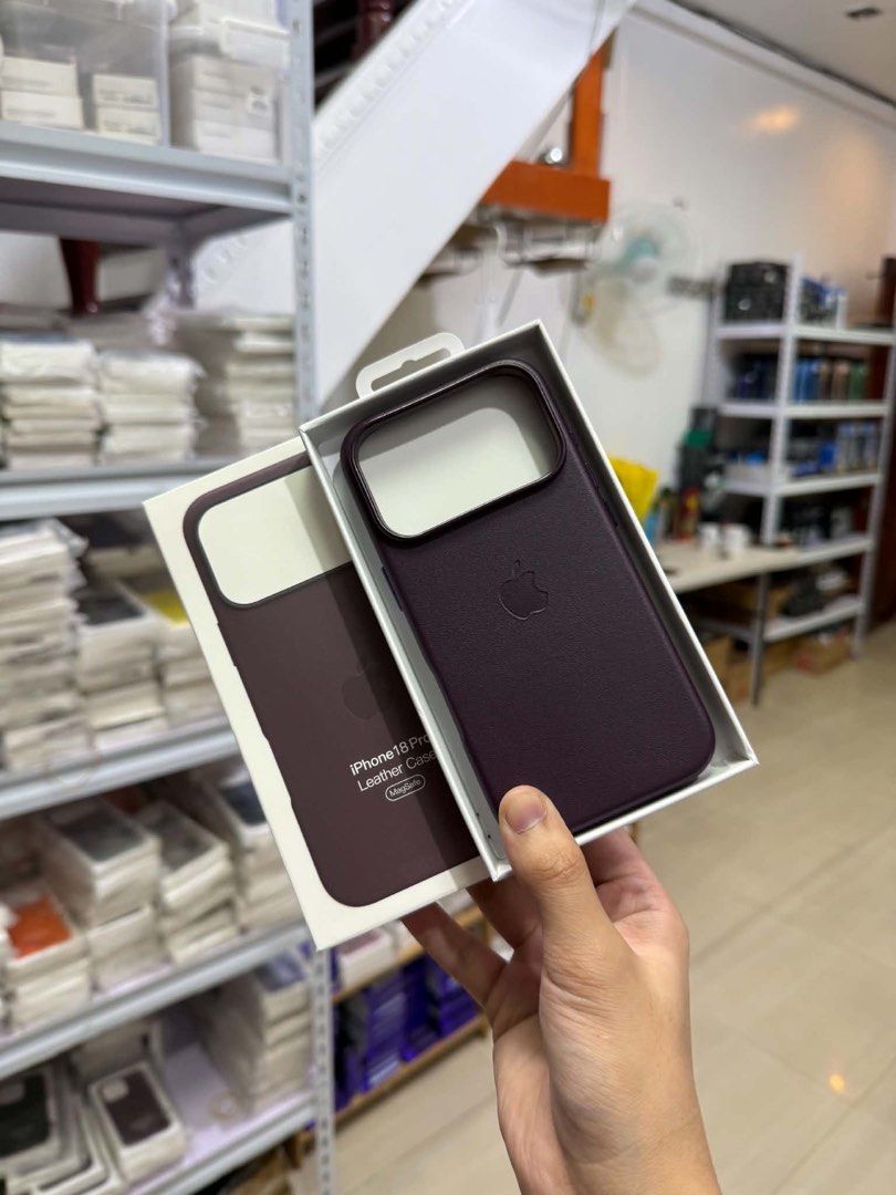 Magsafe Leather Case for iPhone 18 Pro (Category: Cases & Sleeves) located in Manila. Submitted by ceeyashop (Listing ID 1466465393, Image 2). Description: Pm me, Available on hand Lalamove,Grab,J&T COD will do!.