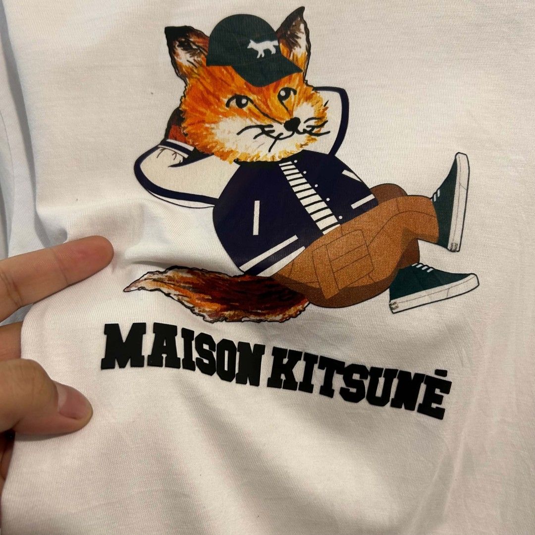 Maison Kitsuné Dressed Fox Easy Shirt (Category: Formal Shirts) located in Quezon City. Submitted by streetwearandluxph (Listing ID 1466563066, Image 3). Description: Maison Kitsuné Dressed Fox Easy Shirt.
