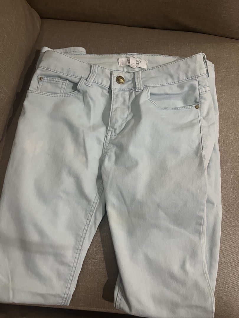 Mango Denim Mint Green Jeans (Category: Jeans) located in Balanga. Submitted by sagekinsclothingstore (Listing ID 1466497563, Image 1). Description: A comfy everyday denim! 💫 I used to wear this everyday when I was still in elementary. 😅 It's one of my faves! But then it got too small for me na and had to store it nalang over the years. 😅 Size is very small, so it may fit kids with a slim figure. - Brand: Mango - Size: EUR 32 / USA 0 / MEX 24 
