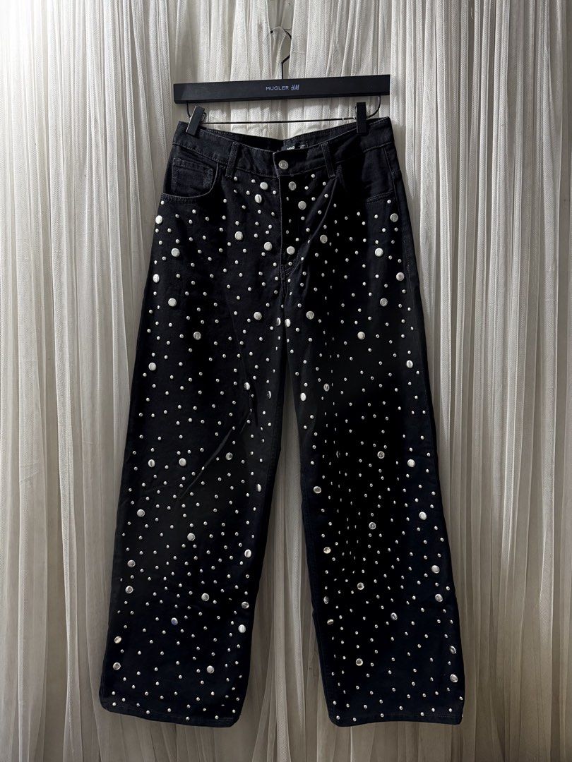 MANGO STRAIGHT-FIT JEANS WITH STUDS (Category: Jeans) located in Taguig. Submitted by saintchristian (Listing ID 1466388138, Image 1). Description: GOT IT FOR 4,995 AUTHENTIC BGC PURCHASED .