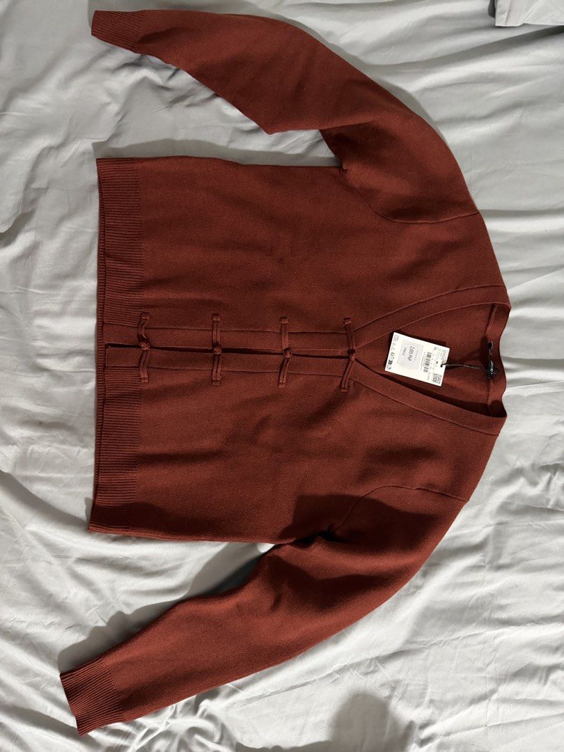 Mango toggle knit cardigan (Category: Others Tops) located in Marikina City. Submitted by rv1506 (Listing ID 1462819874, Image 3). Description: Brand new w tags Selling for the same price i got it Message me for actual photos.
