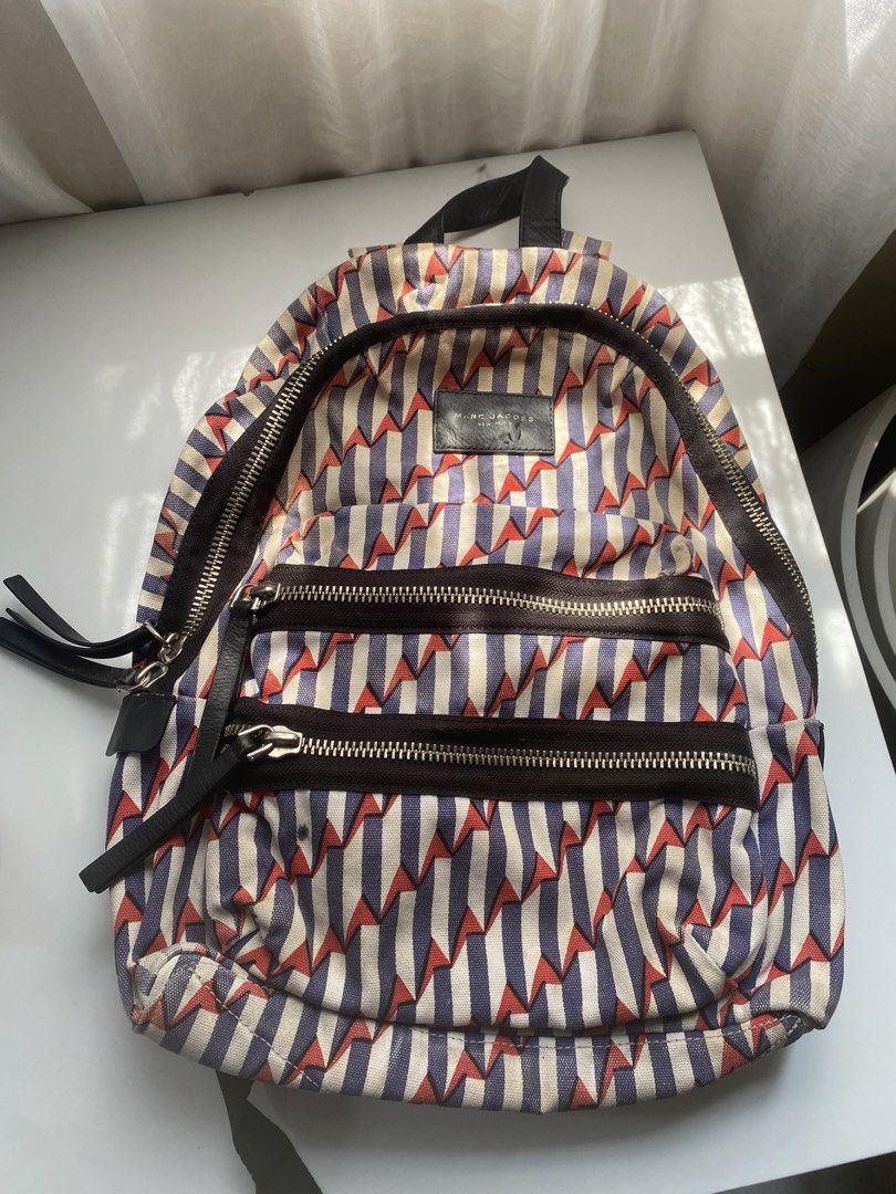 Marc Jacobs Backpack (School bag) (Category: Backpacks) located in Iloilo. Submitted by chelseyywz (Listing ID 1466385502, Image 1). Description: Marc Jacobs Backpack ideal for school. working all zippers 💗.