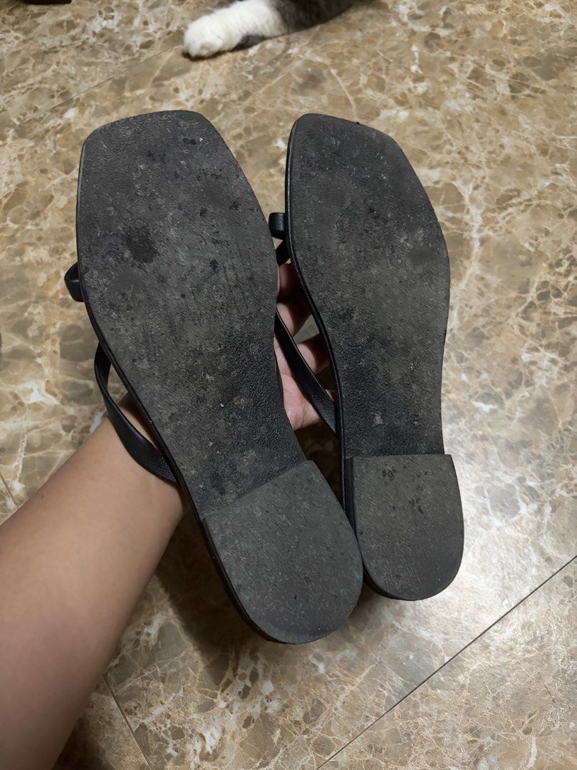 Marikina Soles black flat sandals (Category: Flats & Sandals) located in Bacoor. Submitted by jblns (Listing ID 1466441738, Image 3). Description: - Brand/Style: Marikina Soles black sandals Used once during a trip. Best fits normal width feet..