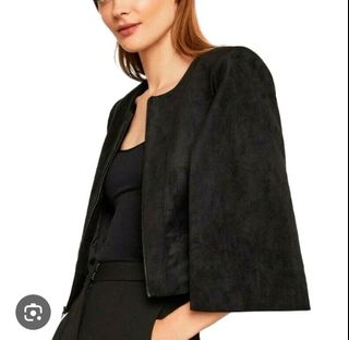 (Category: ) located in . Submitted by designeritems2000 (Listing ID 1466468948, Image 1). Description: .