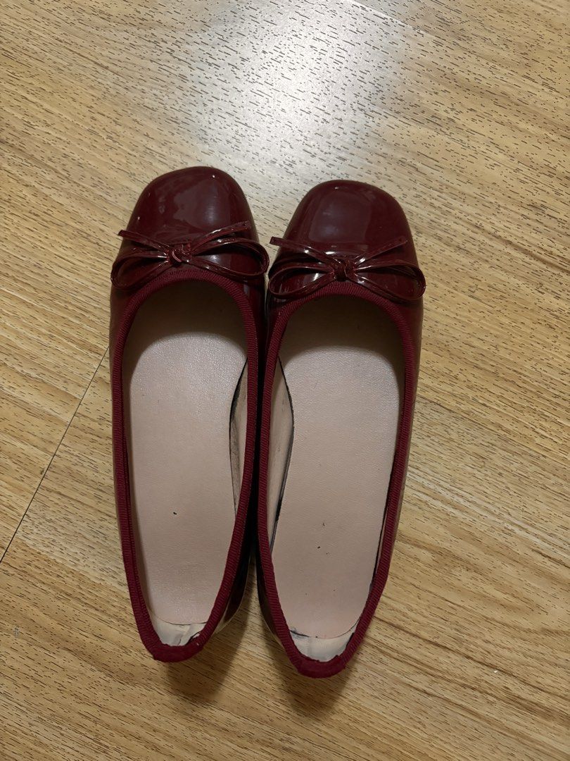 Maroon Patent Leather Bow Ballet Flats (Category: Flats & Sandals) located in Manila. Submitted by j_decluttering (Listing ID 1466444764, Image 2). Description: - used a few times, still almost new condition - comfy - fits 6-7.