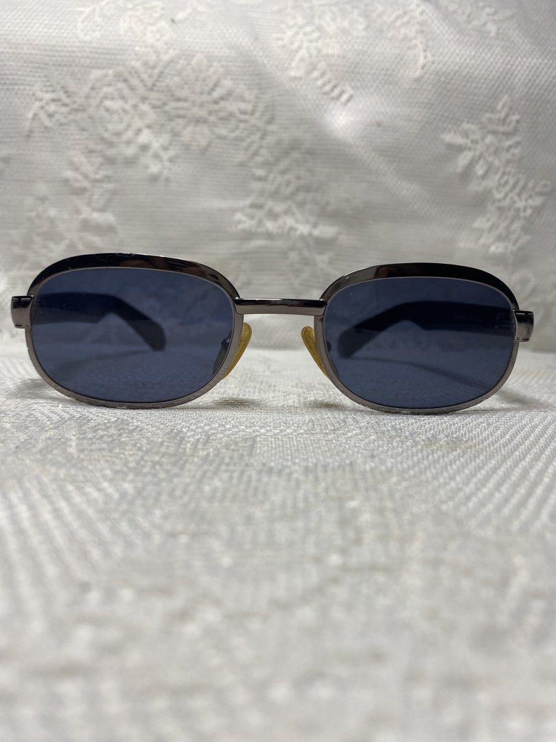 Max Mara sunglasses (Category: Sunglasses & Eyewear) located in Angeles City. Submitted by noagrace (Listing ID 1466349605, Image 1). Description: Max Mara sunglasses Normal signs of use P650.