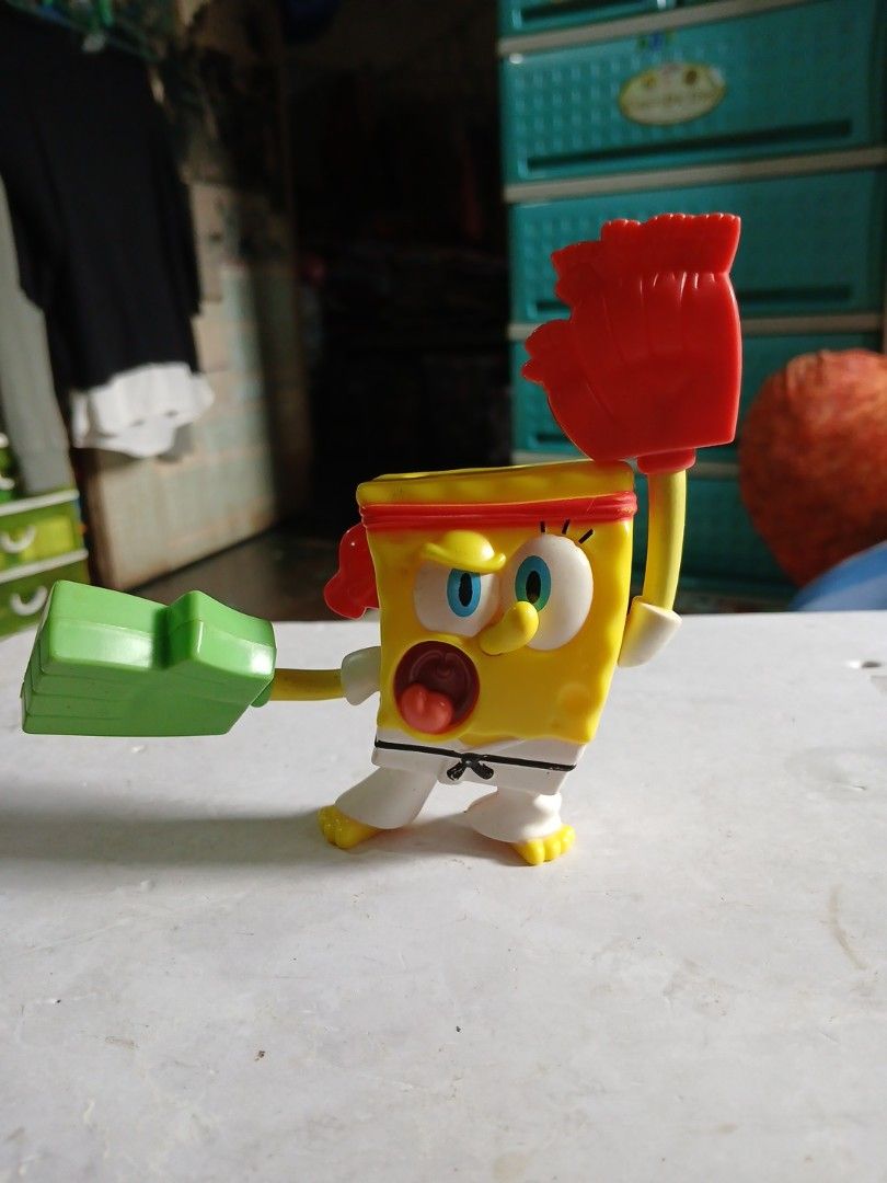 Mcdo Toys SpongeBob SquarePants Karate (Category: Figurines & Statues) located in Manila. Submitted by diczenestr94951 (Listing ID 1466355013, Image 3). Description: - Character: SpongeBob SquarePants - Outfit: Karate uniform (white gi, black belt, red headband, red gloves) - Accessory: Holding a green block - Perfect collectible toy for SpongeBob fans - Shipping via J&T or lalamove/ Meetups available.