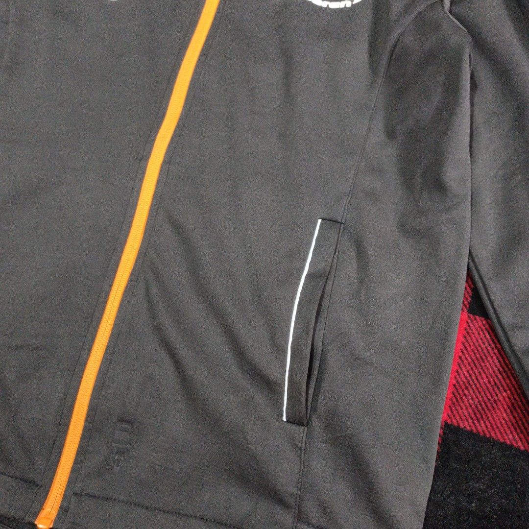 Mclaren f1 gulf rubber patch logo soft shell jacket (Category: Coats, Jackets and Outerwear) located in Subic. Submitted by racearchives_jep (Listing ID 1466514817, Image 3). Description: 21x28.
