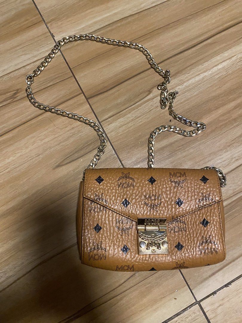 Mcm Sling bag (Category: Cross-body Bags) located in Cabanatuan. Submitted by prelovedbycheesekeyk (Listing ID 1466353215, Image 1). Description: Sign of usage No flaws Looks og Good quality .
