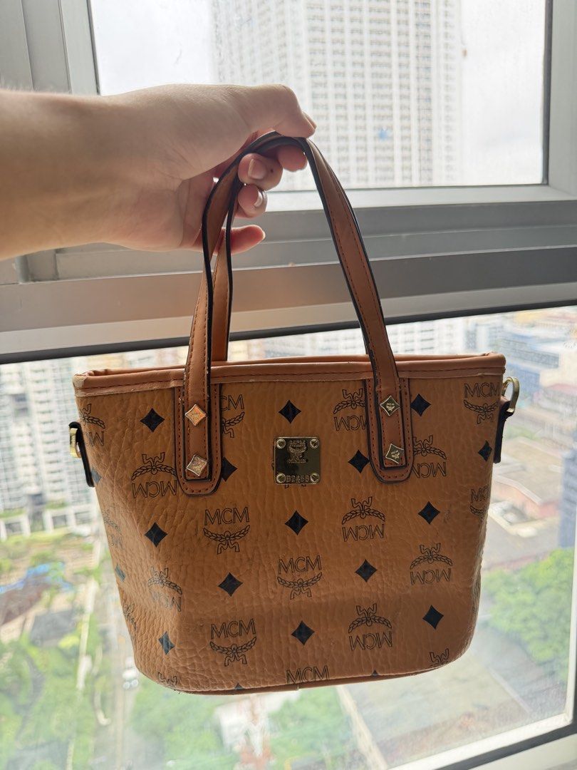 MCM Small Tote Bag (Category: Tote Bags) located in Manila. Submitted by xmagic.shopx (Listing ID 1466465078, Image 1). Description: .