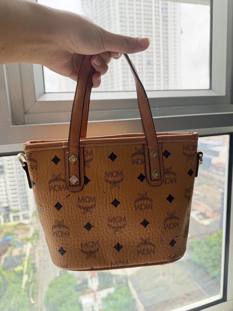 MCM Small Tote Bag (Category: Tote Bags) located in Manila. Submitted by xmagic.shopx (Listing ID 1466465078, Image 3). Description: .