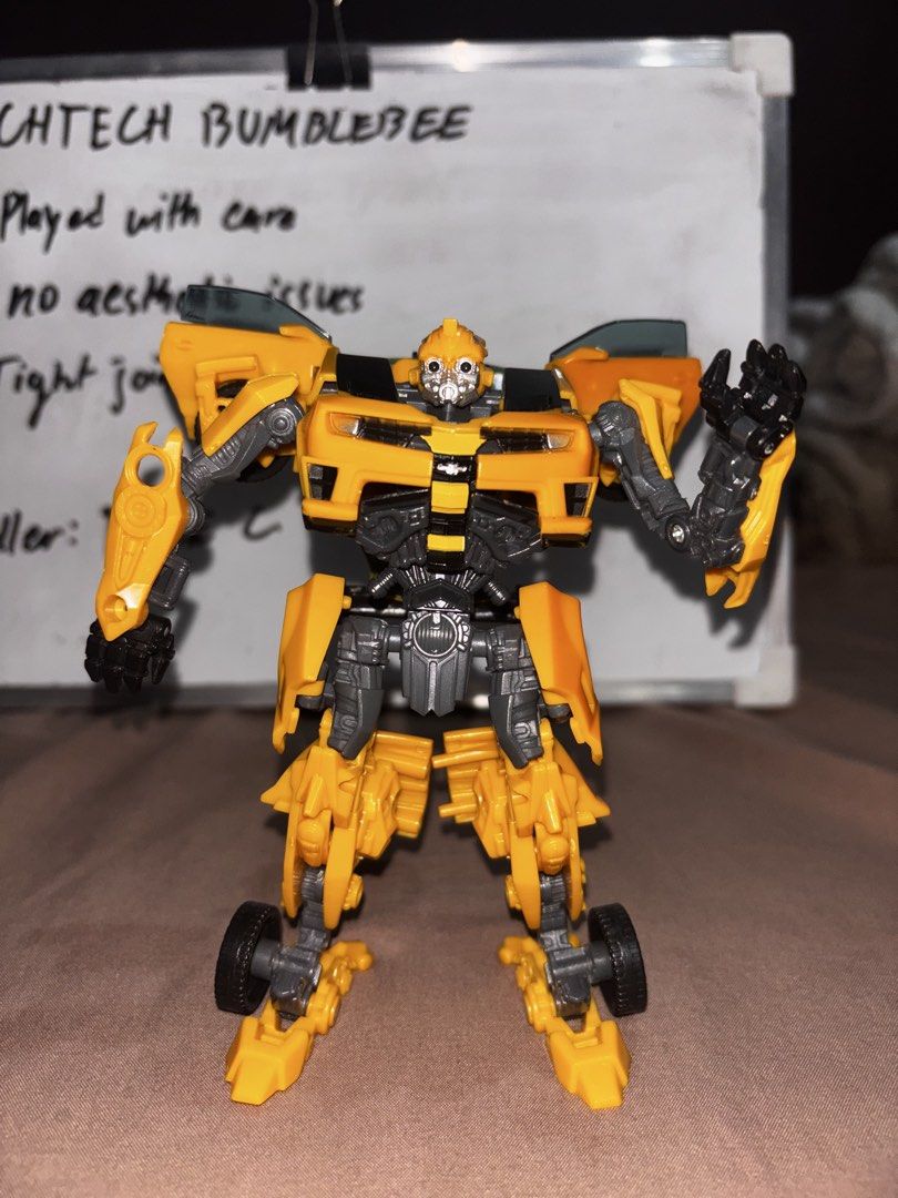 MECHTECH BUMBLEBEE WITH WEAPON (Category: Figurines & Statues) located in Las Pinas. Submitted by akqua (Listing ID 1466498892, Image 2). Description: MECHTECH BUMBLEBEE (NO BOX WITH WORKING MECHTECH WEAPON) Played with care so no aesthetic issues, but has tight hand and roof joints. Complete with working weapon and will include free extra mechtech weapon as well Loc: Near SM Southmall, Las Piñas Meet ups around robinson laspi, southmall, alabang