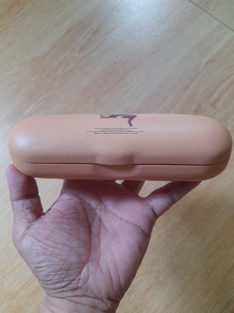 MEGANE ICHIBA EYEWEAR HARDCASE (Category: Sunglasses & Eyewear) located in Bulacan. Submitted by nansantiago (Listing ID 1466399837, Image 2). Description: MEGANE ICHIBA EYEWEAR HARDCASE 🏷️ ₱150‼️ 📍 Location: Plaridel, Bulacan 💸 Mode of Payments: Gcash / BPI 📦 Pick-up / Ship 🚚 Couriers : Flash Express / SPX / Lalamove.