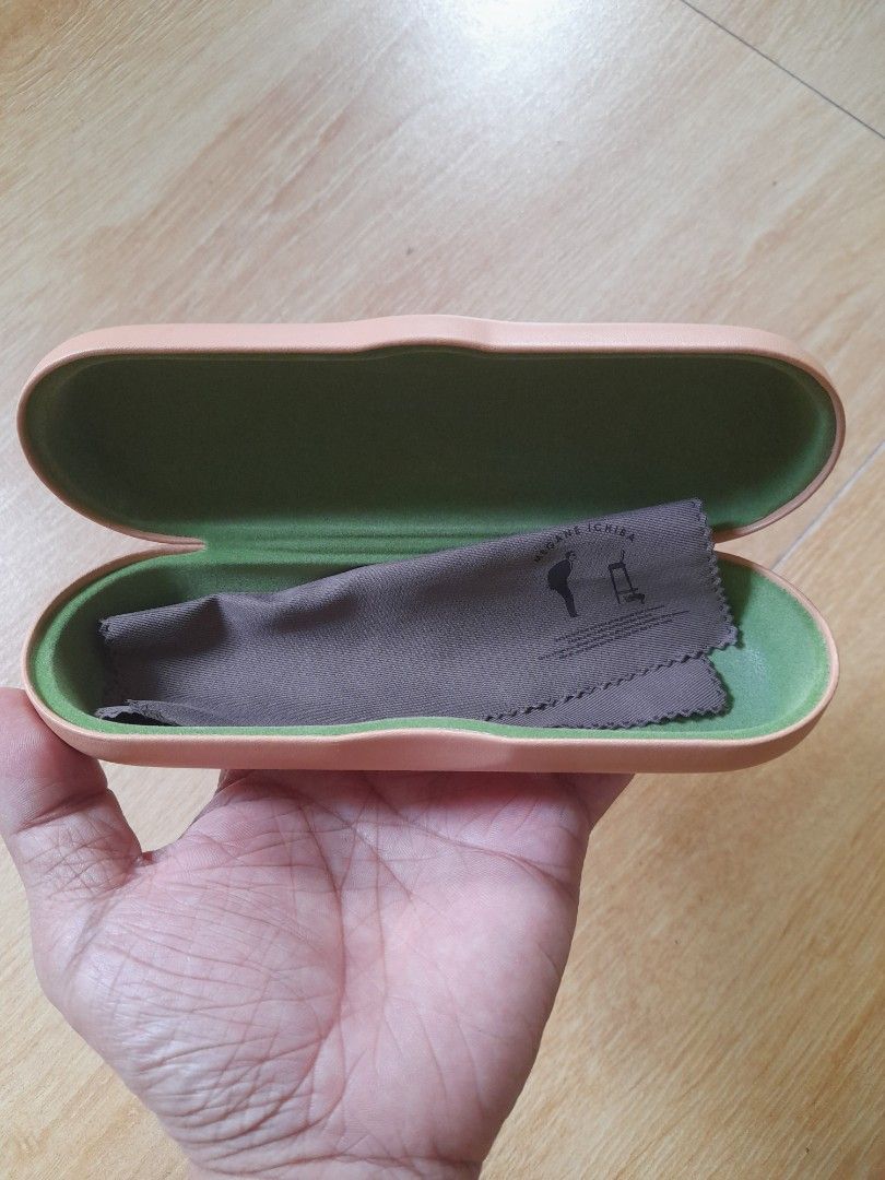 MEGANE ICHIBA EYEWEAR HARDCASE (Category: Sunglasses & Eyewear) located in Bulacan. Submitted by nansantiago (Listing ID 1466399837, Image 3). Description: MEGANE ICHIBA EYEWEAR HARDCASE 🏷️ ₱150‼️ 📍 Location: Plaridel, Bulacan 💸 Mode of Payments: Gcash / BPI 📦 Pick-up / Ship 🚚 Couriers : Flash Express / SPX / Lalamove.