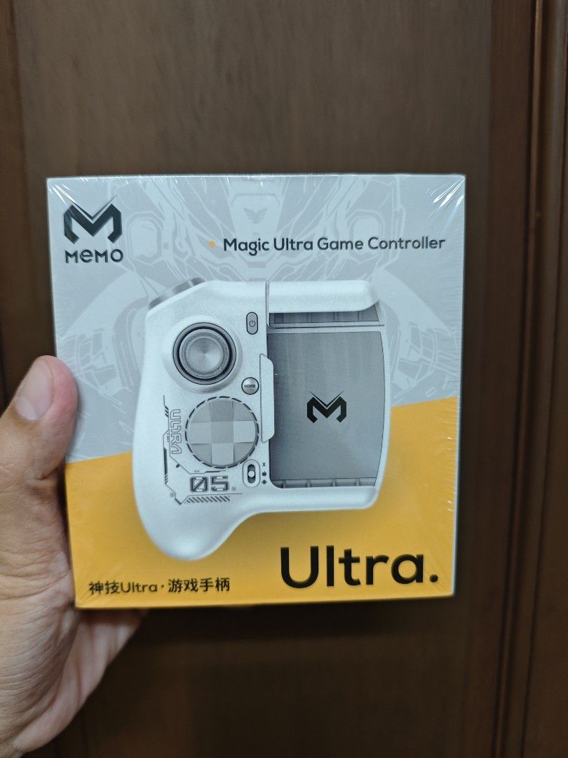 Memo MB05 Ultra mobile game controller (Category: Controllers) located in Quezon City. Submitted by unboxingtito (Listing ID 1466430681, Image 1). Description: -brand new -sealed.