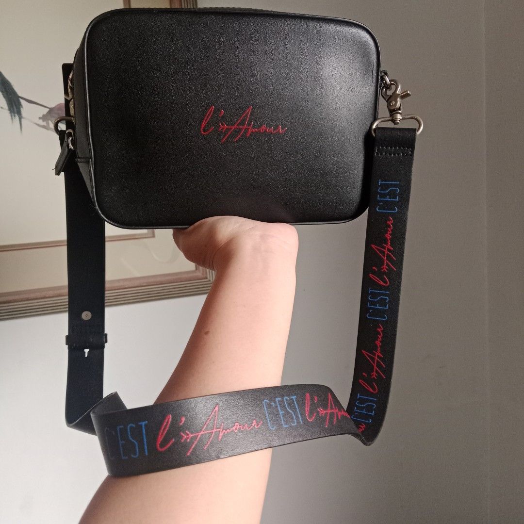Men's camera bag (Category: Sling Bags) located in Manila. Submitted by mamapards17 (Listing ID 1466360196, Image 2). Description: .