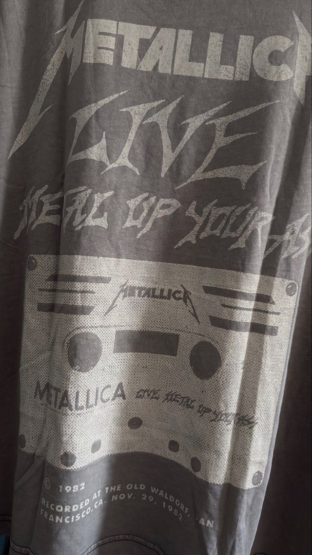 METALLICA Boxy (Category: Tshirts & Polo Shirts ) located in Cavite. Submitted by handpickedshirts (Listing ID 1466338123, Image 2). Description: New, boxy cropped. XL on tag Approx L26in W25.5in laid flat Actual photos.