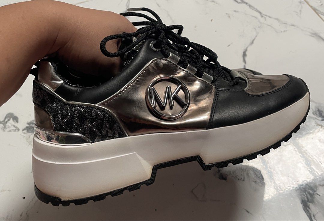 Michael kors cosmo trainer size 7 (Category: Sneakers) located in Koronadal. Submitted by bulilitph_ (Listing ID 1466379640, Image 1). Description: Ukaysource Size 7 on tag ❌issue nsa loob bakbak ung leather part sa lkod.