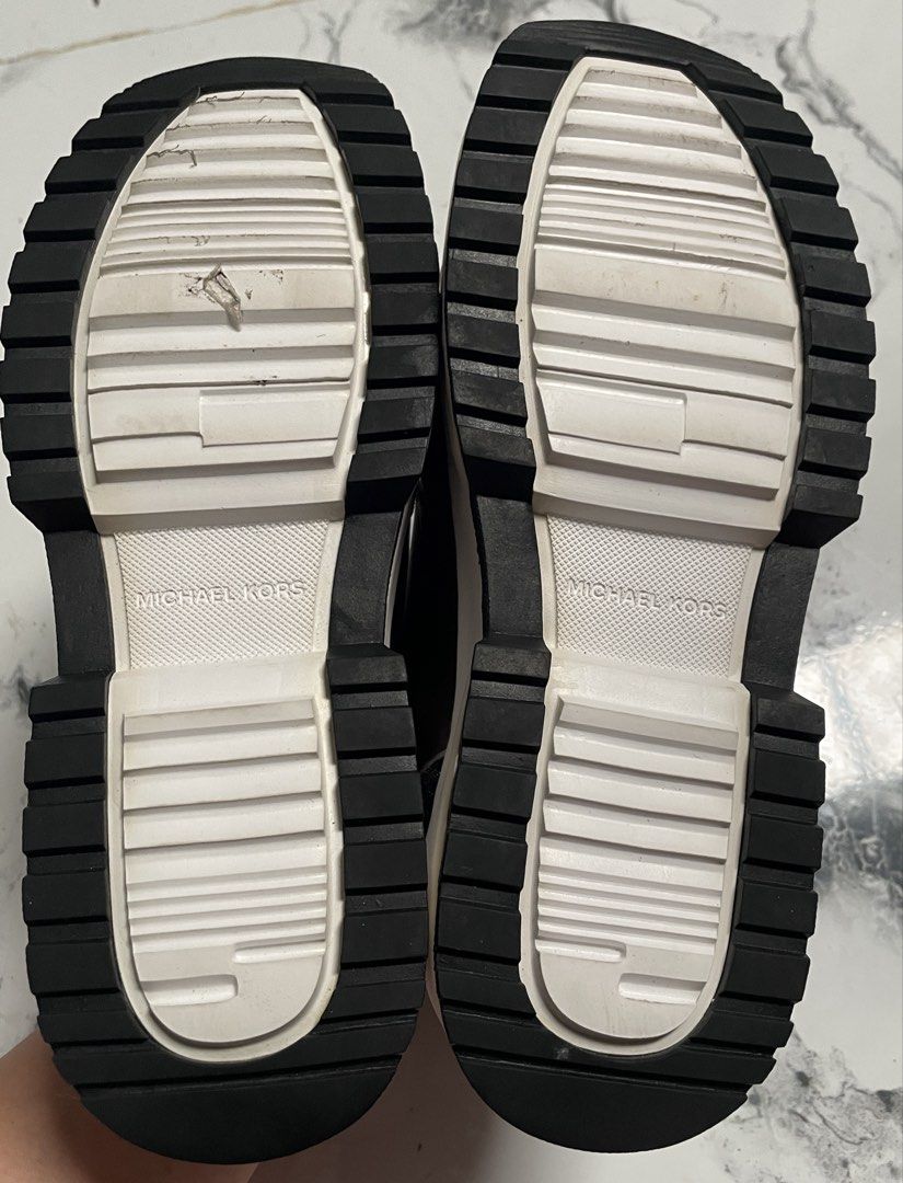 Michael kors cosmo trainer size 7 (Category: Sneakers) located in Koronadal. Submitted by bulilitph_ (Listing ID 1466379640, Image 3). Description: Ukaysource Size 7 on tag ❌issue nsa loob bakbak ung leather part sa lkod.
