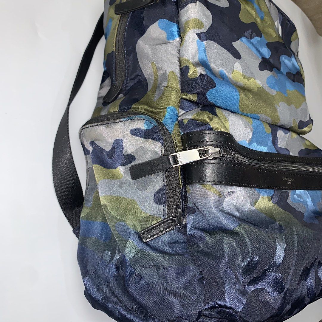 Michael Kors Kent Camouflage Nylon Backpack (Category: Luxury Bags & Wallets) located in Ivisan. Submitted by trashtotreasuree (Listing ID 1466396107, Image 3). Description: Rank A No issue Sobrang linis pa.