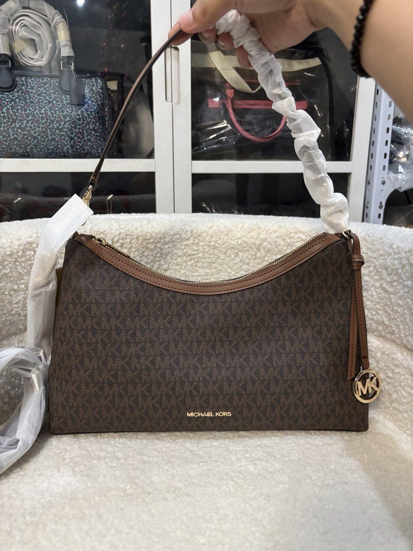 Michael Kors Sammy Medium Convertible Shoulder Bag Brown (Category: Shoulder Bags) located in Manila. Submitted by roxy_collection634 (Listing ID 1466386877, Image 1). Description: Michael Kors Sammy Original Brandnew With tag Open for Layaway Pm for Interested 📤.