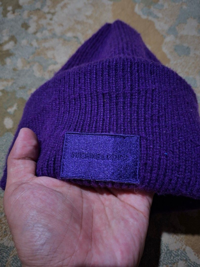 Micheal kors beanie (Category: Hats & Beanies) located in Tagaytay City. Submitted by joselito_acosta (Listing ID 1466484220, Image 3). Description: Micheal kors beanie In excellent condition No issues 10/10 color rate Adult Mine: 280+shipping fee only Location: tagaytay Dm to purchase 📩 📩 📩.