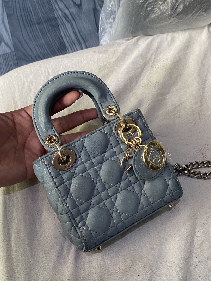 Micro coded (Category: Cross-body Bags) located in Davao. Submitted by goldenstone_0be9b3 (Listing ID 1466358611, Image 1). Description: Micro •maganda pa •malinis loob •supeeeer cute!.