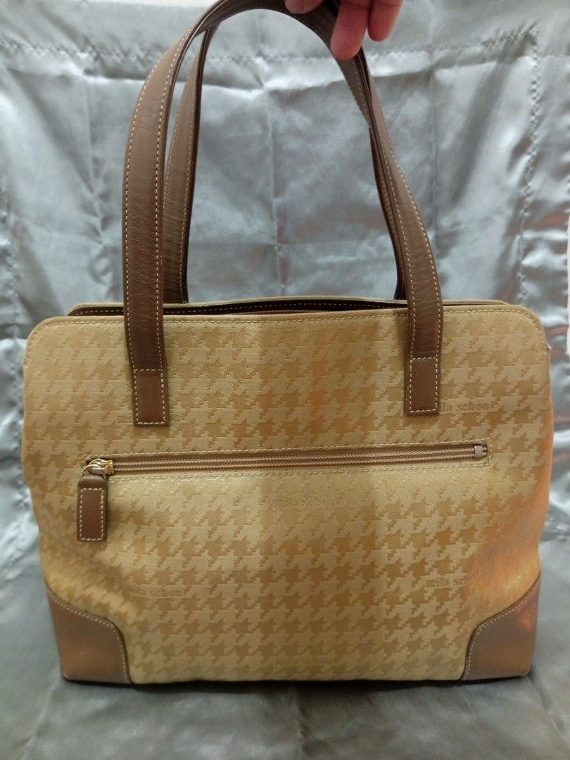 Mila schon monogram hand bag (Category: Luxury Bags & Wallets) located in Valenzuela. Submitted by bakisbox (Listing ID 1466433579, Image 2). Description: ‎Items description: ‎ ‎Condition: well usee issue: noticable scratches as seen in the picture ‎Price: 800 ‎(Negotiable) ‎ ‎Note: expect our items to have minimal flaws such as dent, scratched, chips. Due to its second hand nature or damage items from malls and or shops, here we have "AS IS" bas