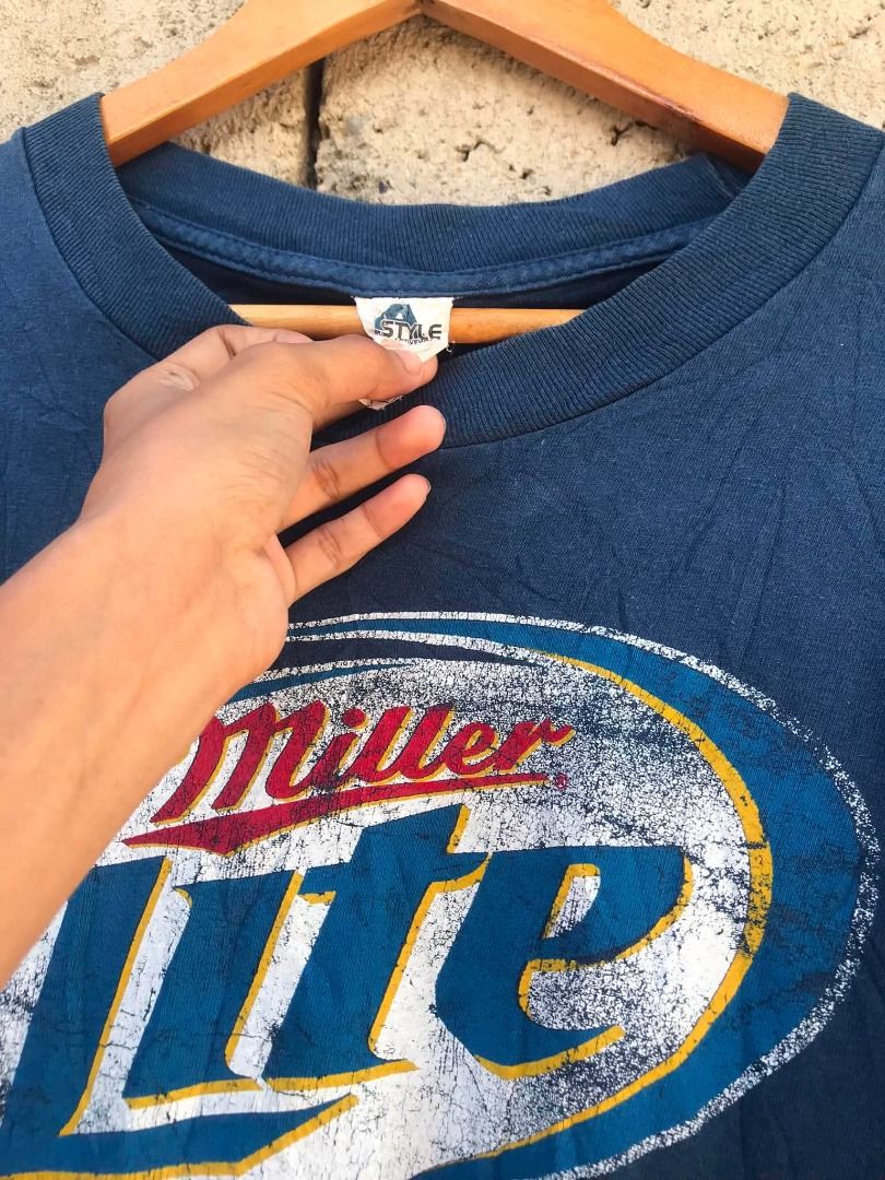 Miller Lite Beer Tee🍻 (Category: Tshirts & Polo Shirts ) located in San Jose. Submitted by thriftthe19th (Listing ID 1466405666, Image 1). Description: Solid kneckline.