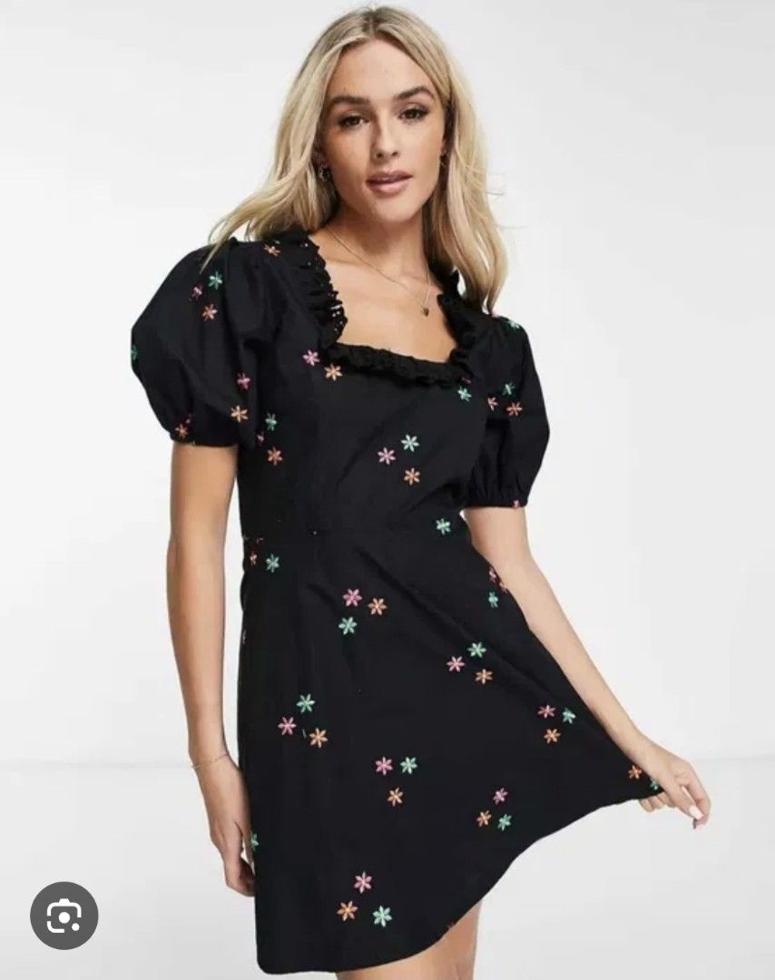 Miss Selfridge Black Mini Dress (Category: Dresses) located in Urdaneta. Submitted by kcasi (Listing ID 1466481169, Image 1). Description: Euro 40 on tag Barely used Excellent condition.