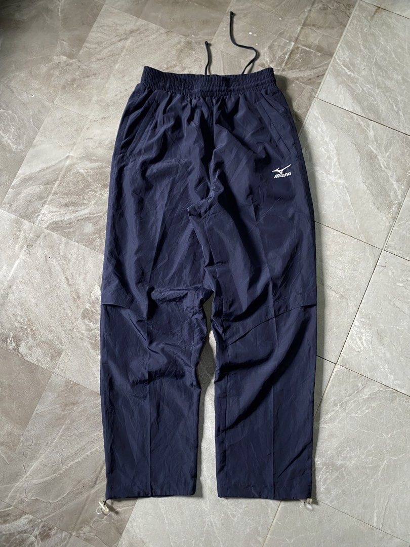 MIZUNO TRACK PANTS (Category: Activewear) located in Butuan. Submitted by thriftingz143 (Listing ID 1466527062, Image 1). Description: excellent to new condition no issues, need wash only 9.5 or better color rate size 30-33 waistline .
