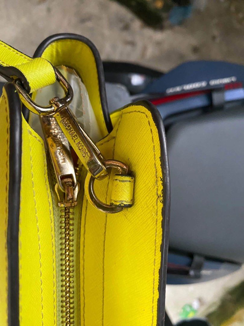 MK (Category: Luxury Bags & Wallets) located in Manila. Submitted by joanna121416 (Listing ID 1466473816, Image 3). Description: .