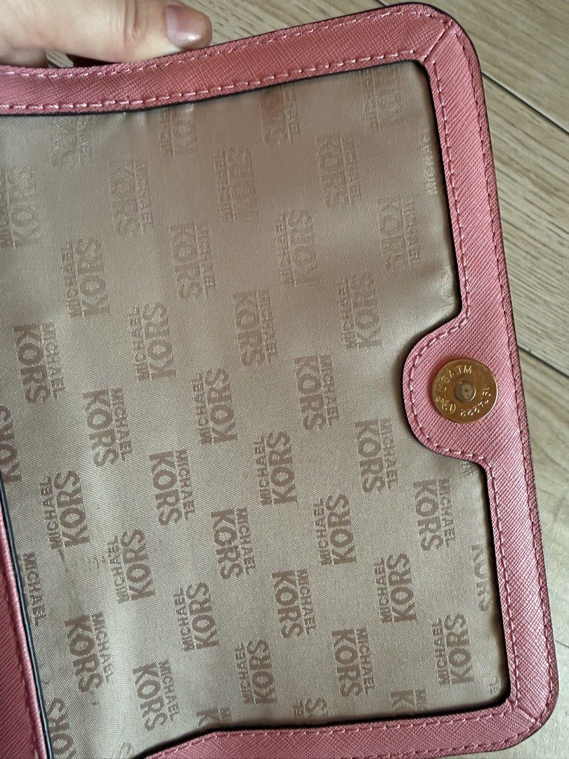 MK barbie pink bag (Category: Luxury Bags & Wallets) located in Manila. Submitted by mariadarna (Listing ID 1466551047, Image 3). Description: Michael Kors Barbie pink sling bag. Bought in Japan.💯 Original ‼️.