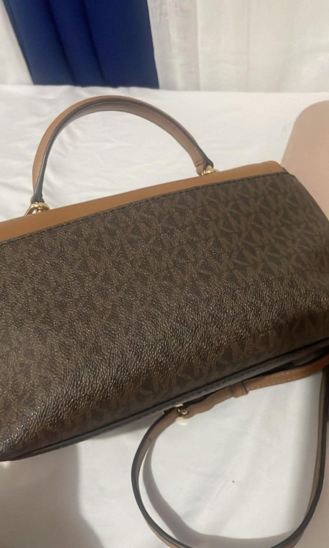 MK Cross body bag (Category: Cross-body Bags) located in Manila. Submitted by mycloset2025 (Listing ID 1466345439, Image 2). Description: .