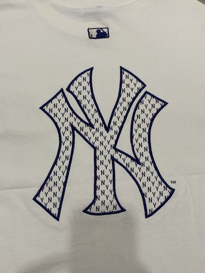 Mlb New York Yankees White Shirt (Category: Tshirts & Polo Shirts ) located in Davao. Submitted by mysticeagle-2763 (Listing ID 1466466778, Image 3). Description: Mlb New York Yankees White Shirt📌 W-21📌 L-26.5📌 Excellent Condition .