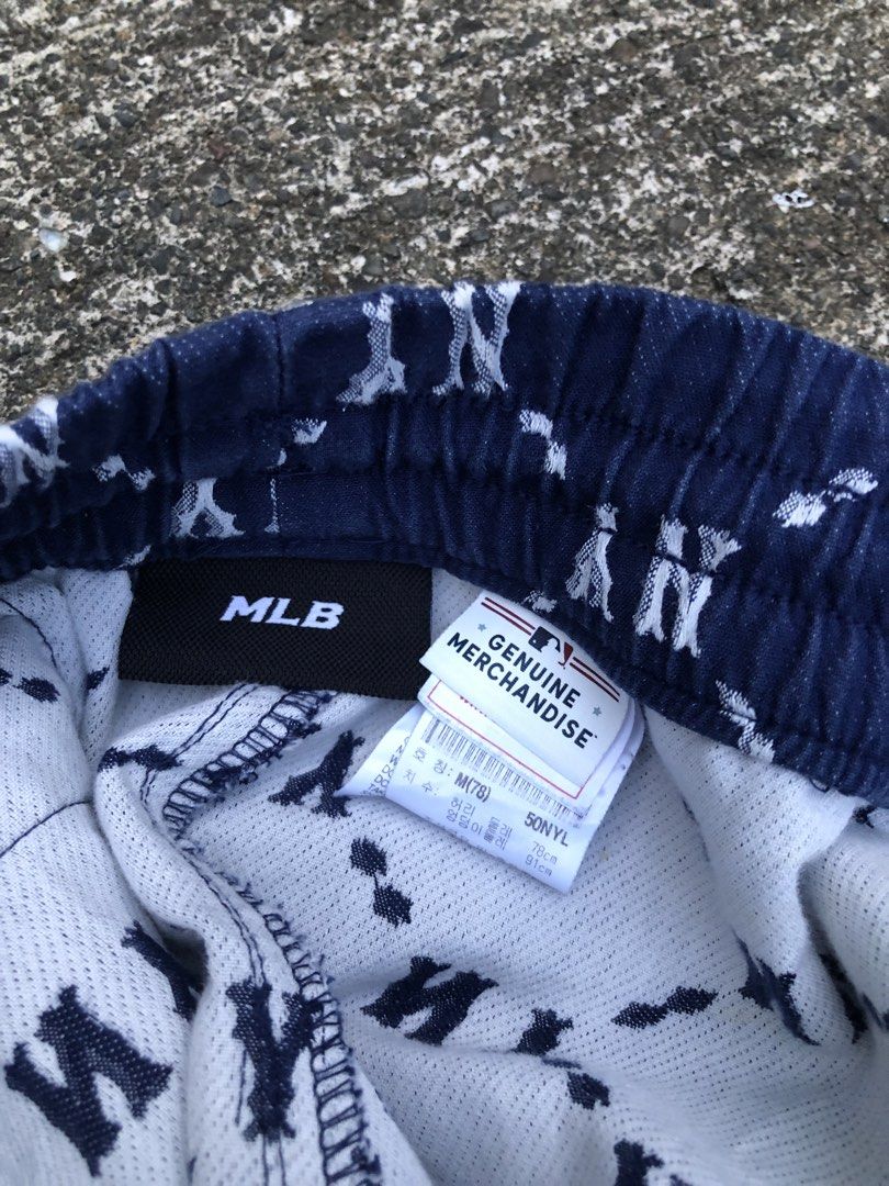 MLB short (Category: Shorts) located in Manila. Submitted by brightlion-472b2e (Listing ID 1466382877, Image 3). Description: 28-32 x 17 Excellent condition .