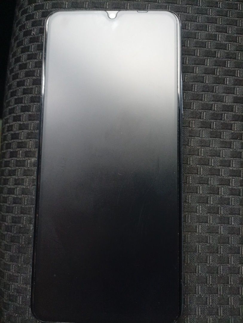 Mobile (Category: Realme) located in Manila. Submitted by nicapotter52975 (Listing ID 1466350869, Image 3). Description: bought last aug.31, 2026 only. with box and receipt .