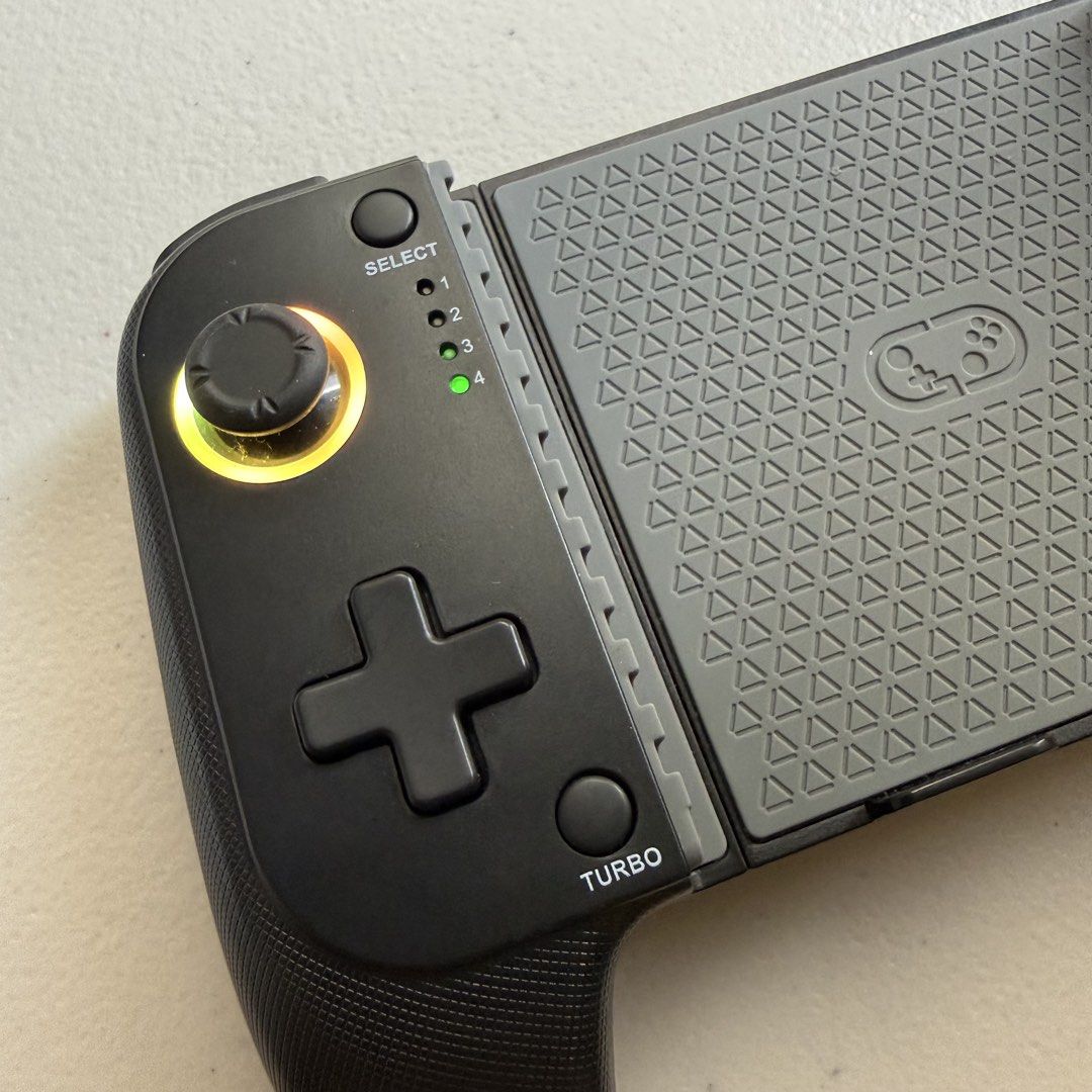 Mobile Gaming Controller for Smartphones (Category: Controllers) located in Manila. Submitted by cheemkenn (Listing ID 1466427367, Image 2). Description: - RFS: It's not compatible to mobile legends😅 but I have tried using this to other games, its working very well! - has cool lightings - NO CHARGER, but charger is type C - NO BOX, but product is really new - Ergonomic telescopic game controller for mobile phones and Nintendo Switch - Retractabl