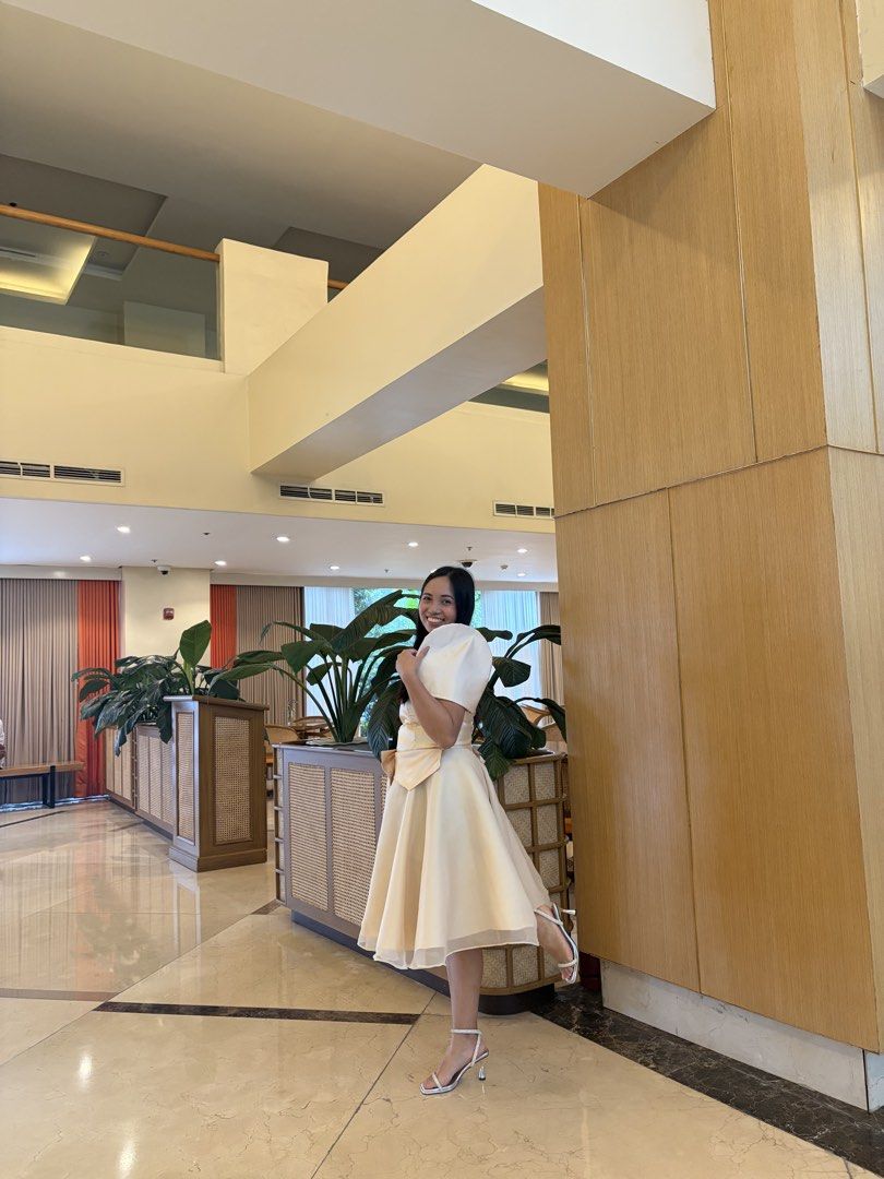 Modern Filipiniana (Category: Dresses) located in San Luis. Submitted by denii_milo (Listing ID 1466374303, Image 3). Description: Used once only for an event Like new Size Large.