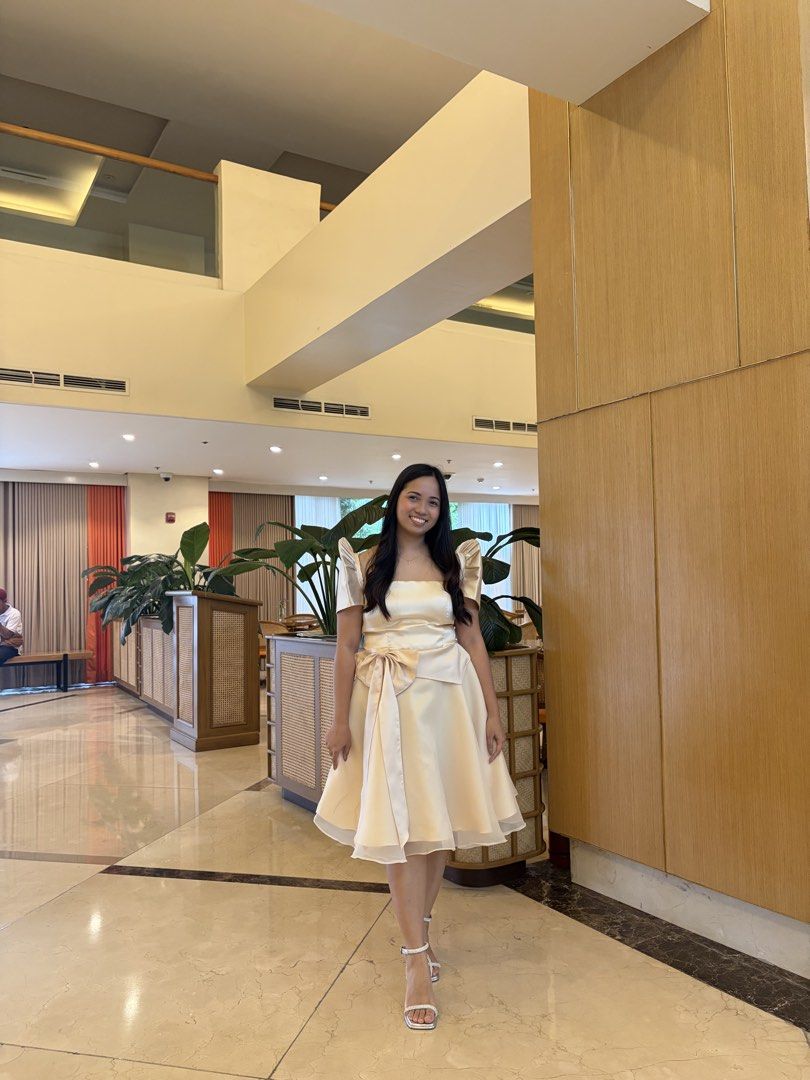 Modern Filipiniana (Category: Dresses) located in San Luis. Submitted by denii_milo (Listing ID 1466374303, Image 1). Description: Used once only for an event Like new Size Large.