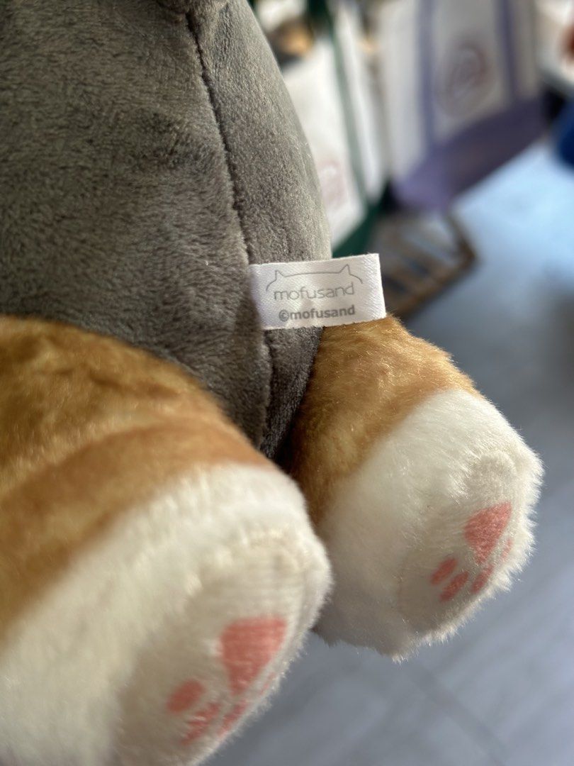 Mofusand Shark gray medium (Category: Plushies & Soft Toys) located in Baguio. Submitted by cherylcaps95 (Listing ID 1466379235, Image 3). Description: Good as new Medium size.