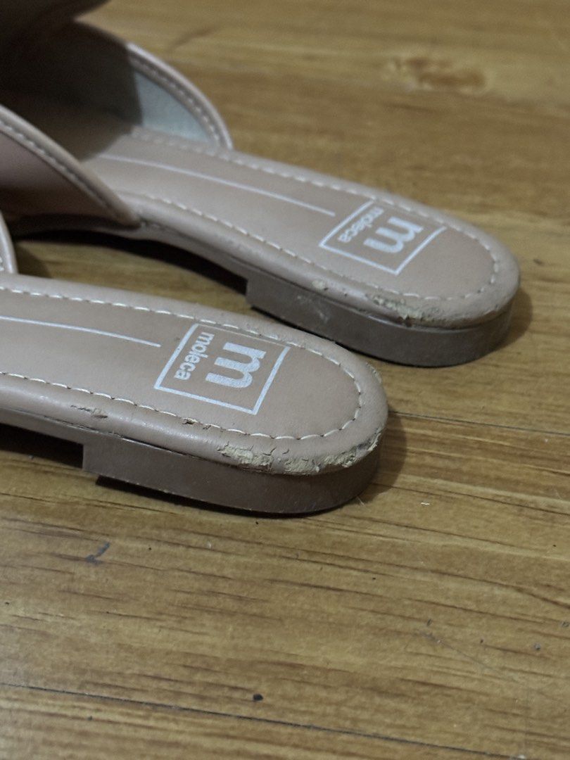 Moleca Flat Mule Slip-Ons (Category: Flats & Sandals) located in Pasig City. Submitted by authentic_preloved_by_elca (Listing ID 1466461566, Image 3). Description: Authentic nude colored Moleca mule slip-ons ✨ RFS: Minor chipping.